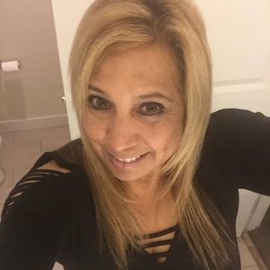 Meet your Posher, Dee